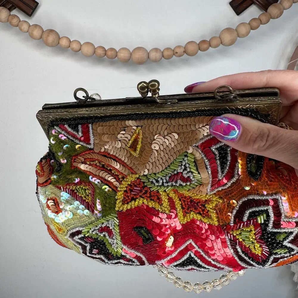 Vintage Bougainvillea Sequined Floral Clutch Metal Clasp Strap Bag